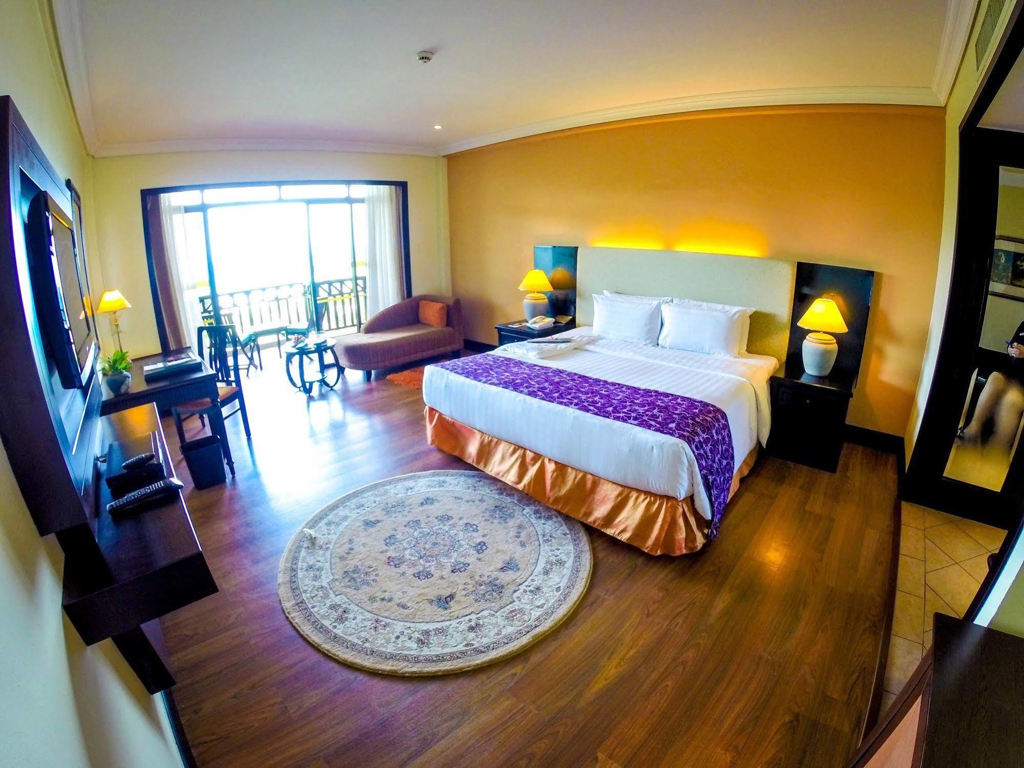 Villa At Nexus Resort & Spa Karambunai Kampong Bikasan Exterior foto