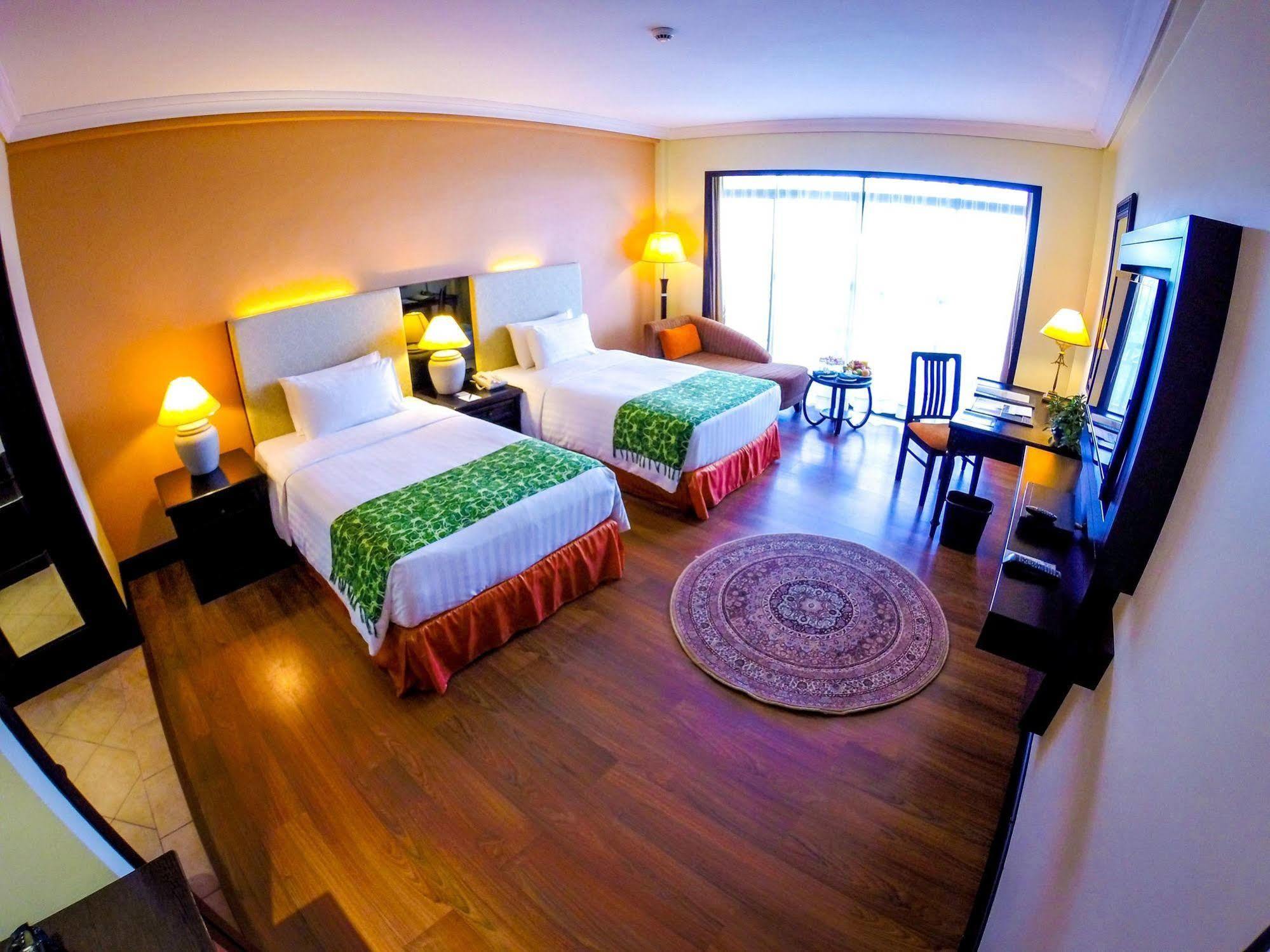 Villa At Nexus Resort & Spa Karambunai Kampong Bikasan Exterior foto
